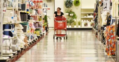 Consumer sentiment reading rebounds to much higher level than expected as people get over