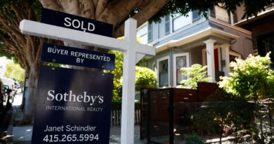 Existing home sales stall in August amid higher mortgage rates